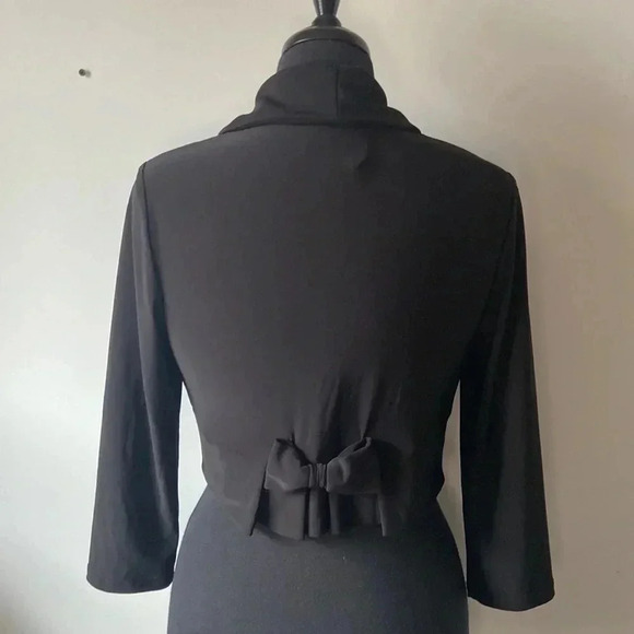 Frank Lyman | Shrug - Picture 3 of 6